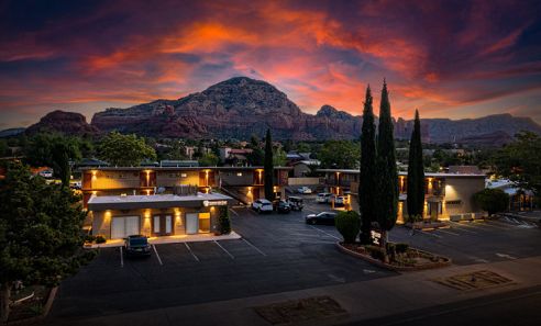 Newly renovated boutique hotel with views of Thunder Mountain