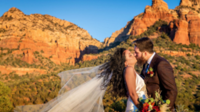 

			
				Lantern Light Inn & Wedding Gardens
			
			
	
